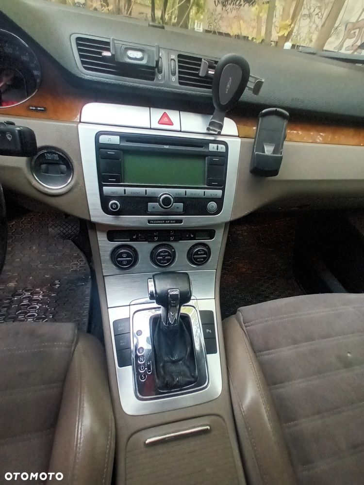 Volkswagen Passat 2.0 TDI DPF Sportline DSG - 5