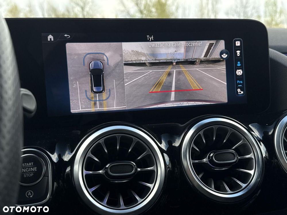 Mercedes-Benz GLA - 28