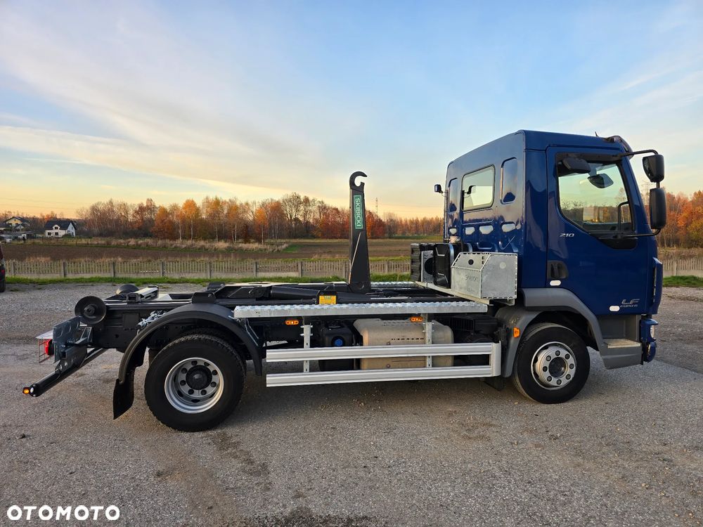 DAF LF 210 Hakowiec 2015 SKIBICKI E6 11990kg KP7 hak gruz śmieci budowlane kontener do hakowca - 14
