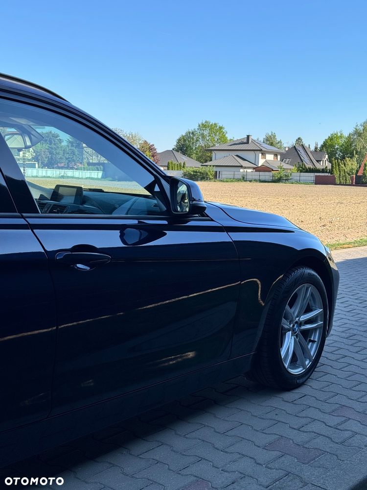 BMW Seria 3 318d - 14