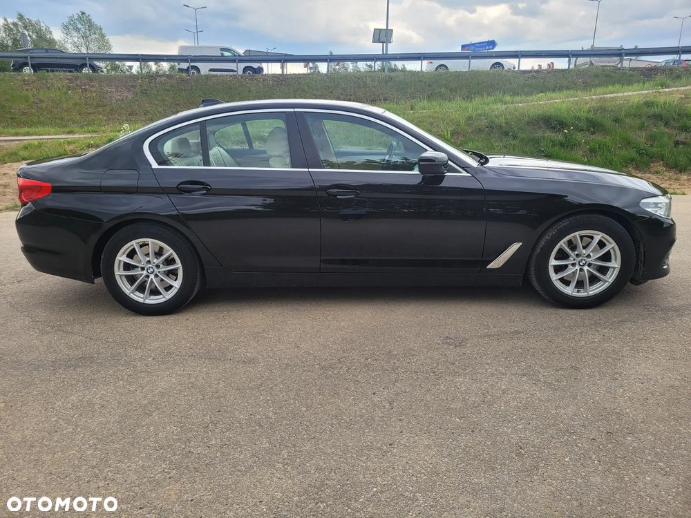 BMW Seria 5 520d Sport Line - 6