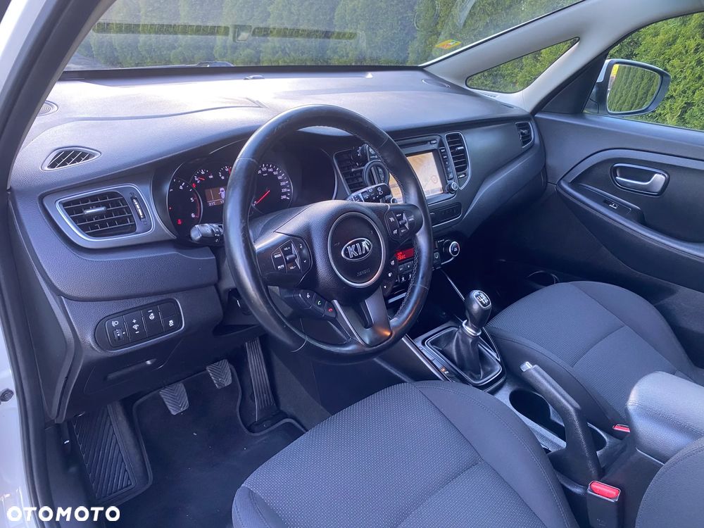 Kia Carens 1.7 CRDi 141 Dream Team Edition - 16