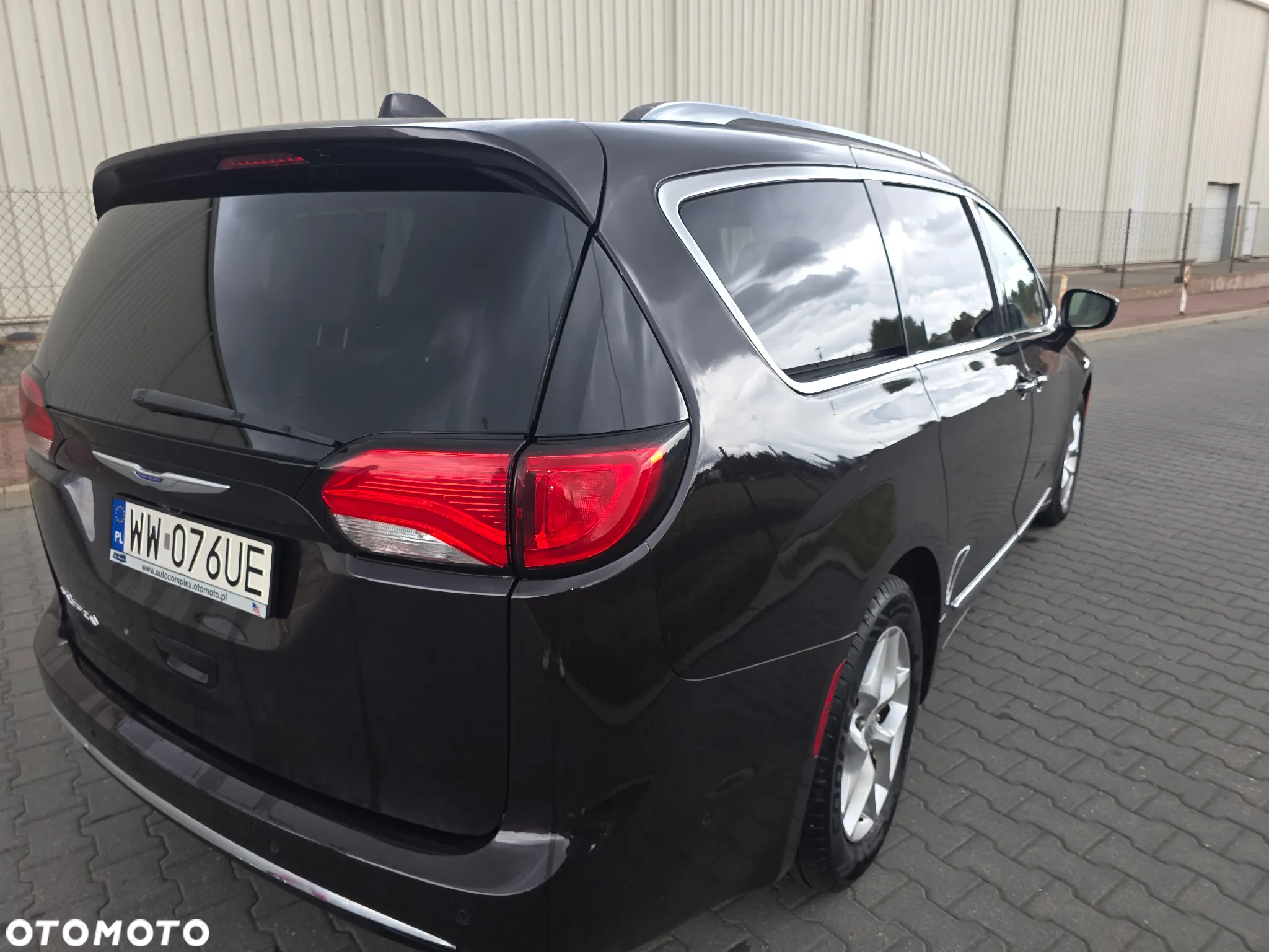 Chrysler Pacifica - 5