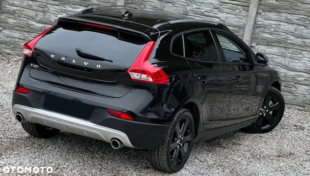 Volvo V40 Cross Country - 9