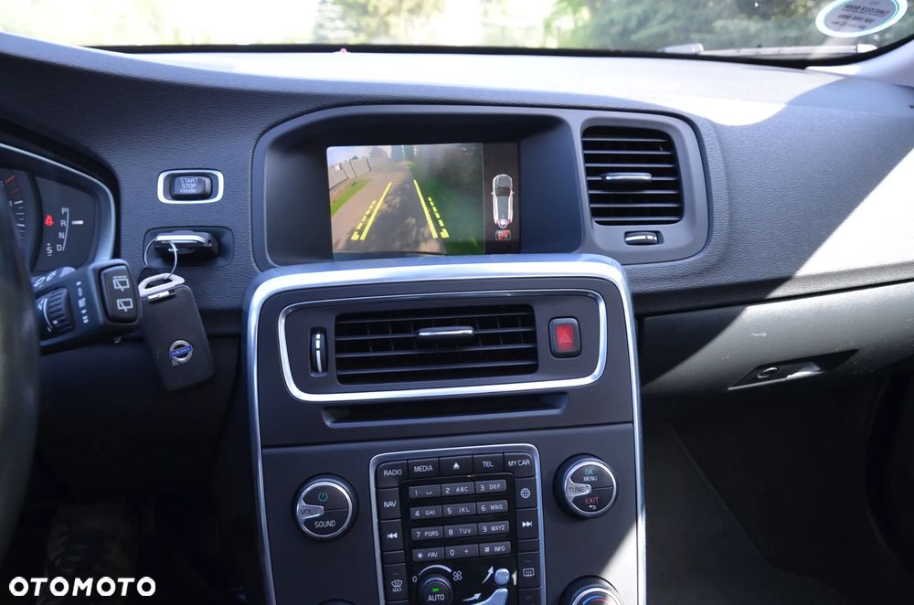 Volvo V60 D4 Geartronic Momentum - 31