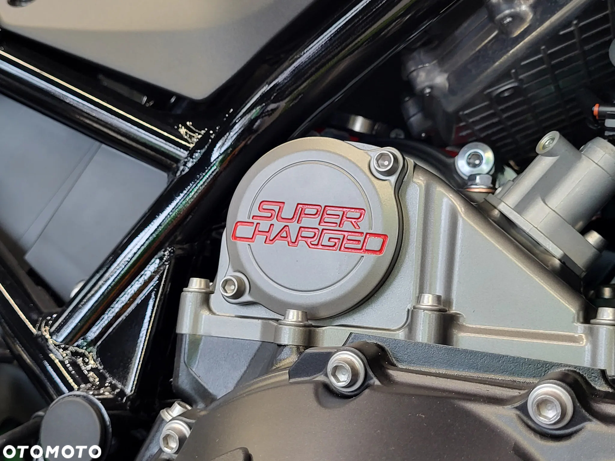 Kawasaki H2 - 7
