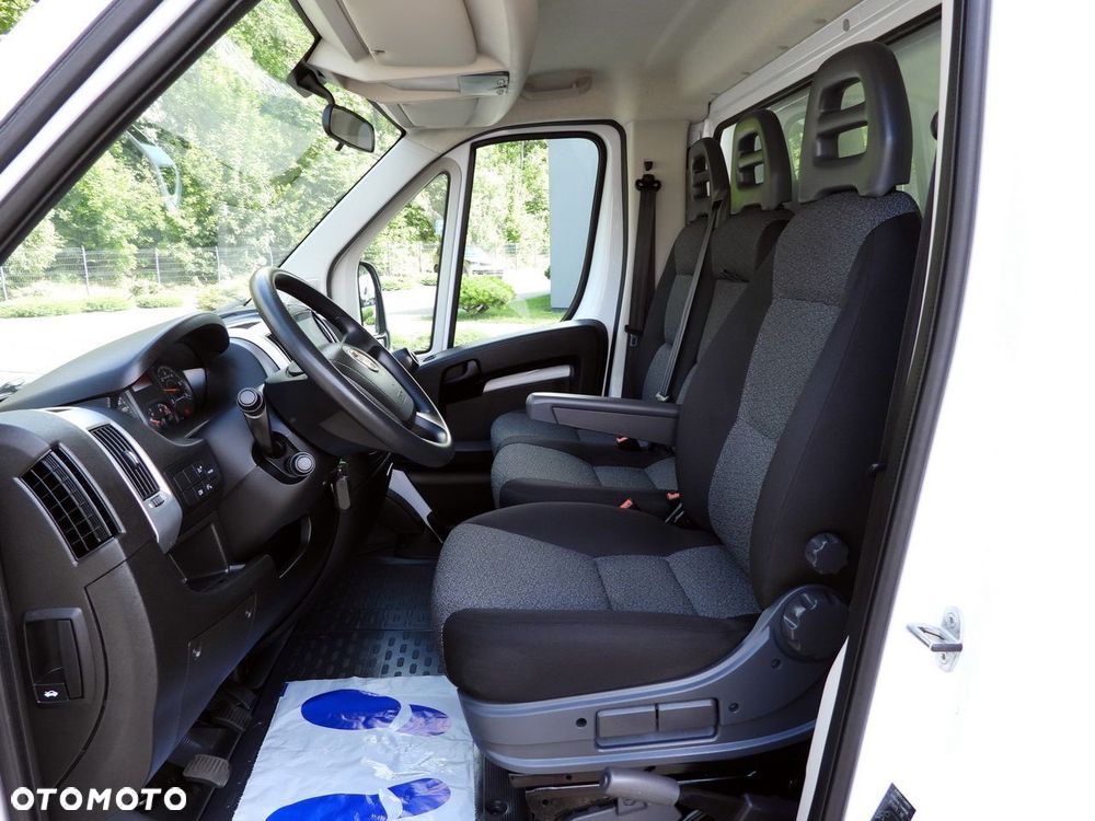 Fiat DUCATO WINDA 8 PALET TEMPOMAT NAWIGACJA LEDY KLIMATYZACJA  130KM - 26