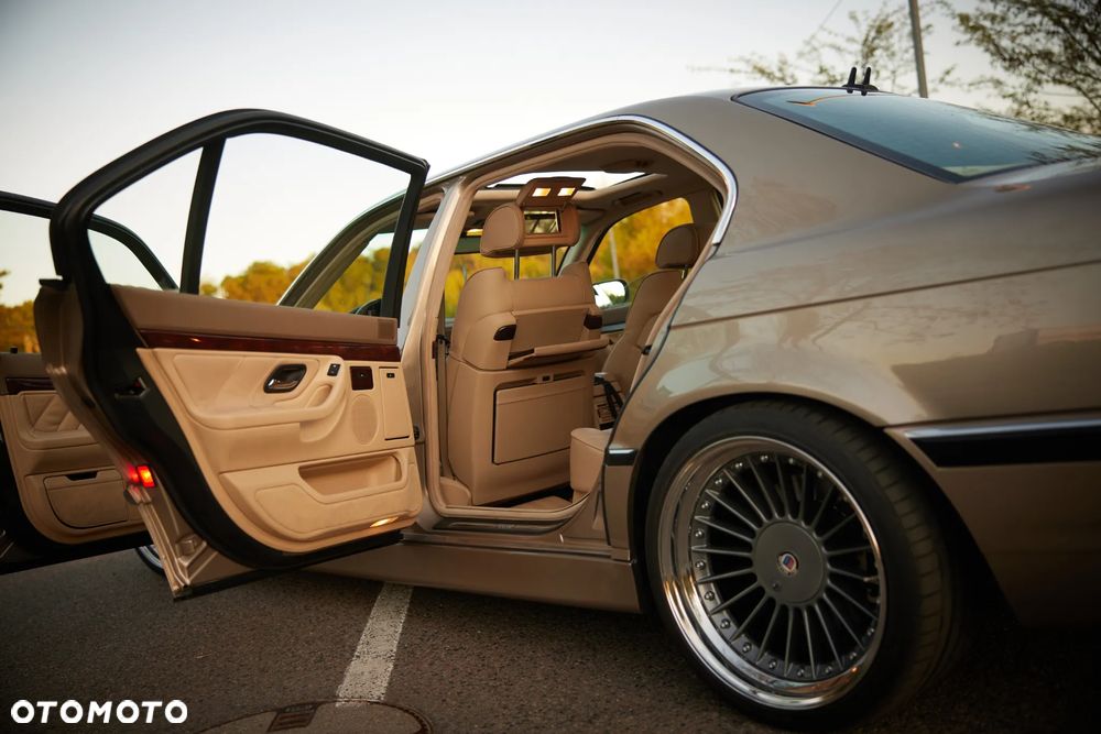 BMW Seria 7 - 35