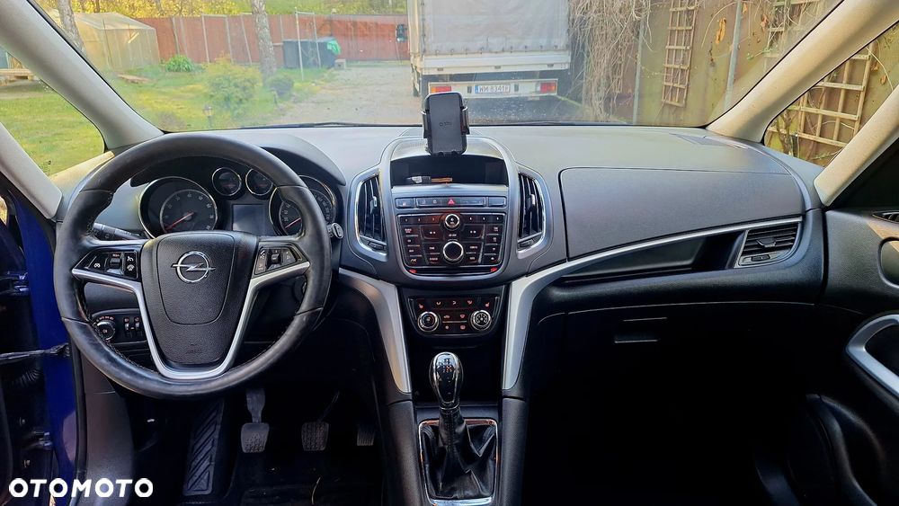 Opel Zafira - 10