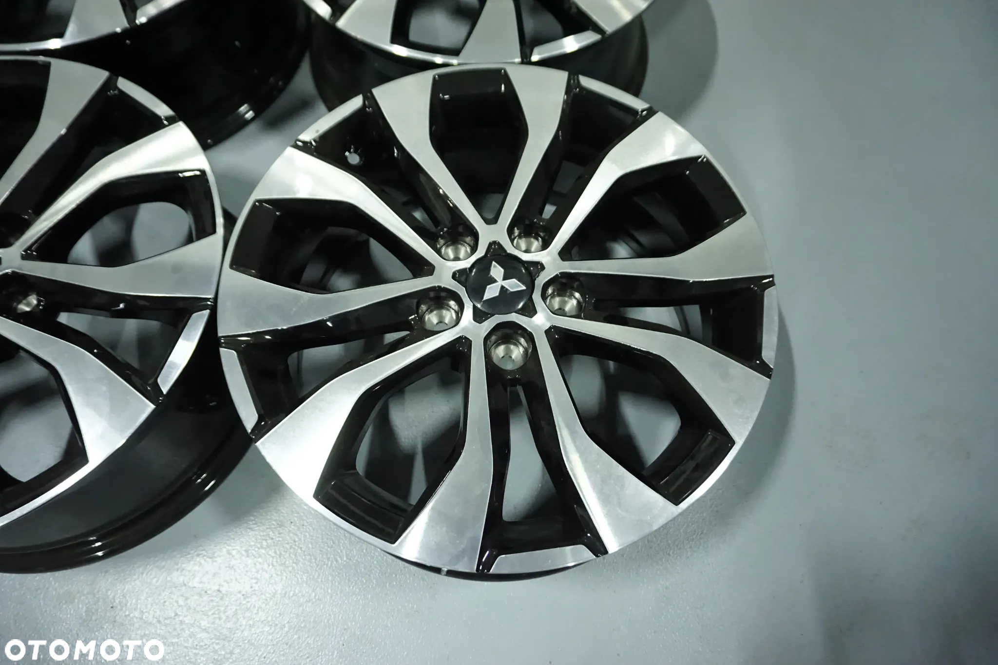 Felgi Aluminiowe  17 MITSUBISHI ASX NOWY MODEL ET35 X114,3 - 5