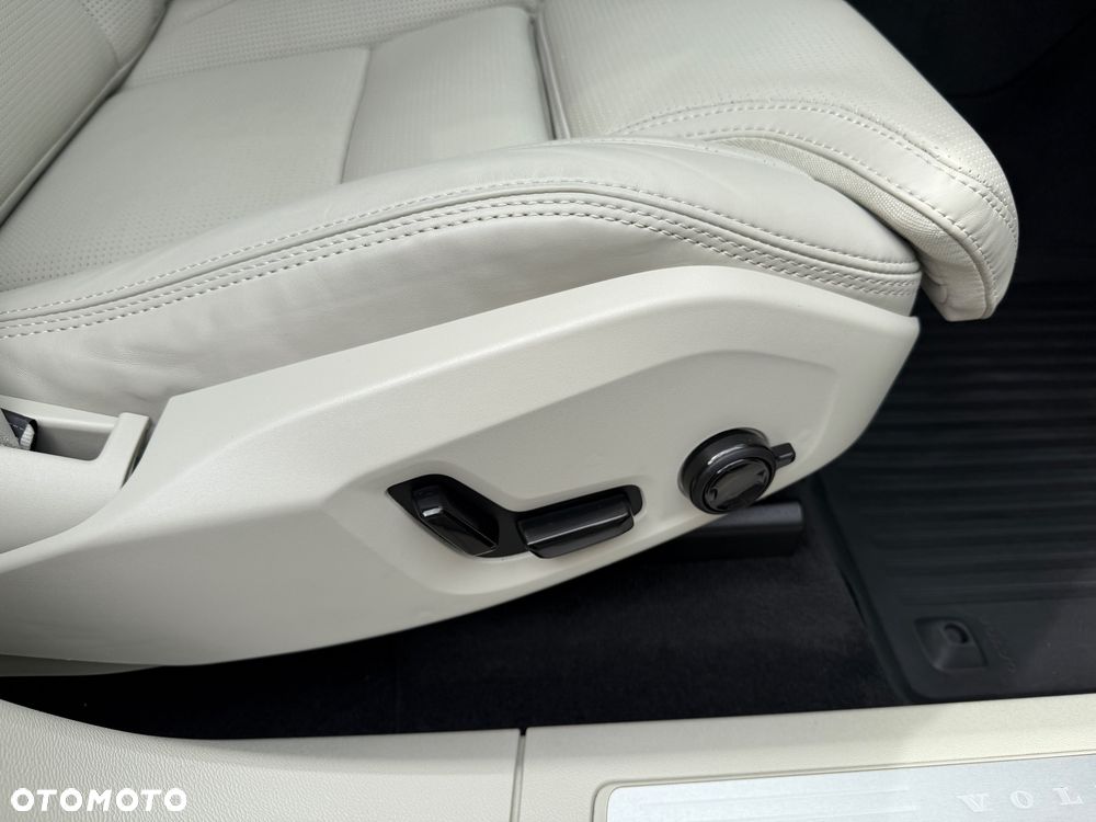 Volvo XC 60 B5 B AWD Geartronic Inscription - 17