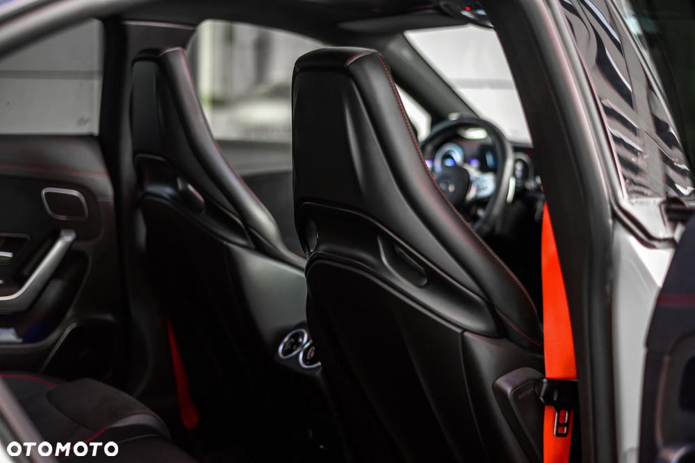 Mercedes-Benz CLA - 31