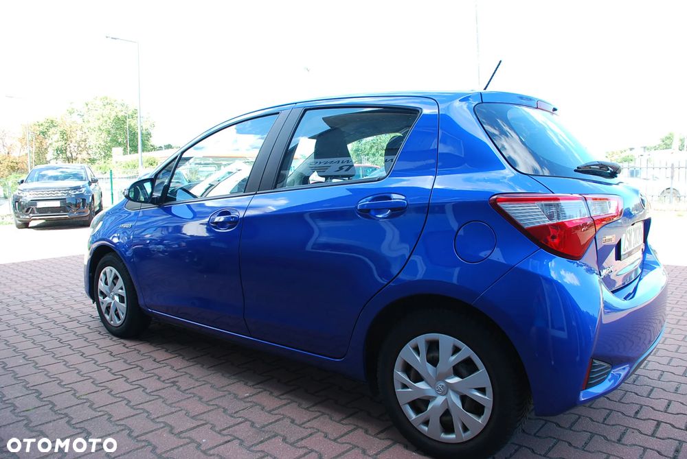 Toyota Yaris Hybrid 100 Life - 31