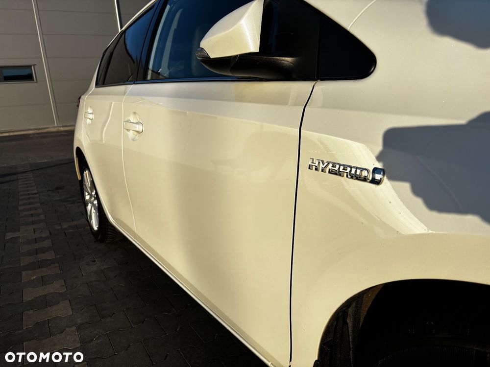 Toyota Auris Hybrid 135 Prestige - 11