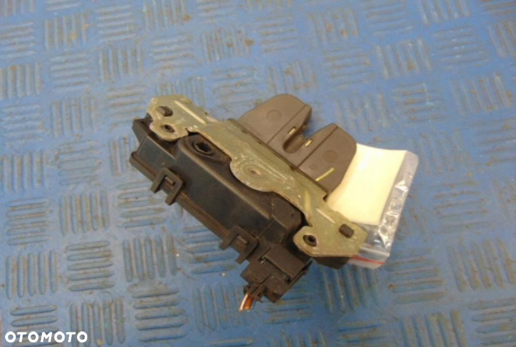 OPEL ASTRA H COUPE ZAMEK TYLNEJ KLAPY 495058724 - 5