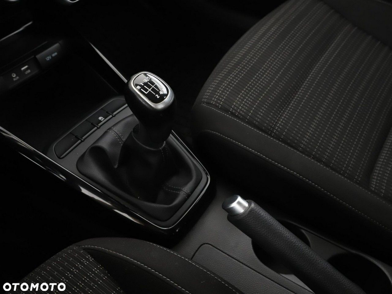 Kia Stonic 1.6 CRDi L - 26