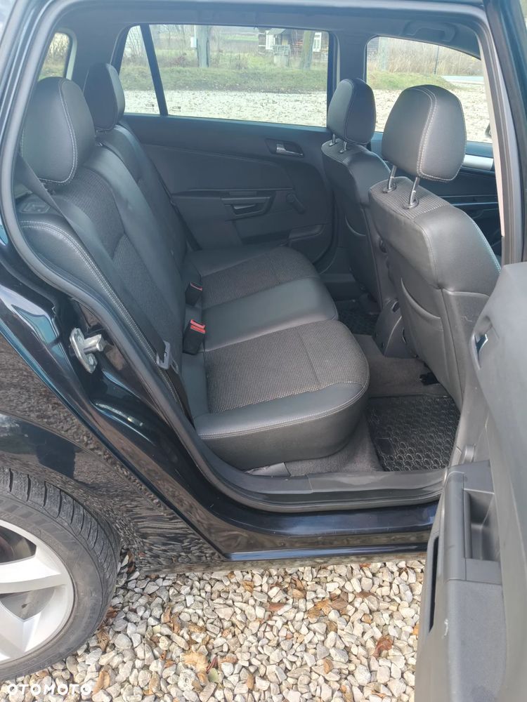 Opel Astra 1.7 CDTI DPF - 19