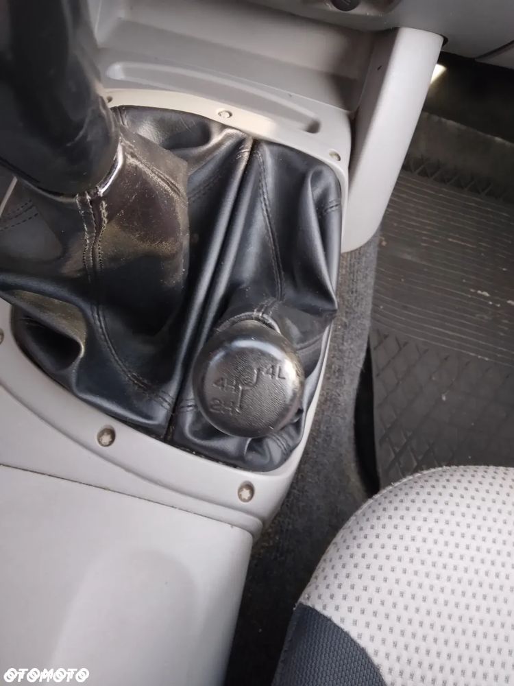 Mitsubishi L200 2.5 DID CC Intense - 12