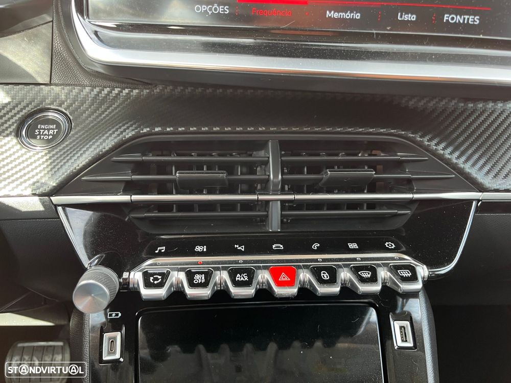 Peugeot 2008 BlueHDi 130 EAT8 Allure Pack - 28