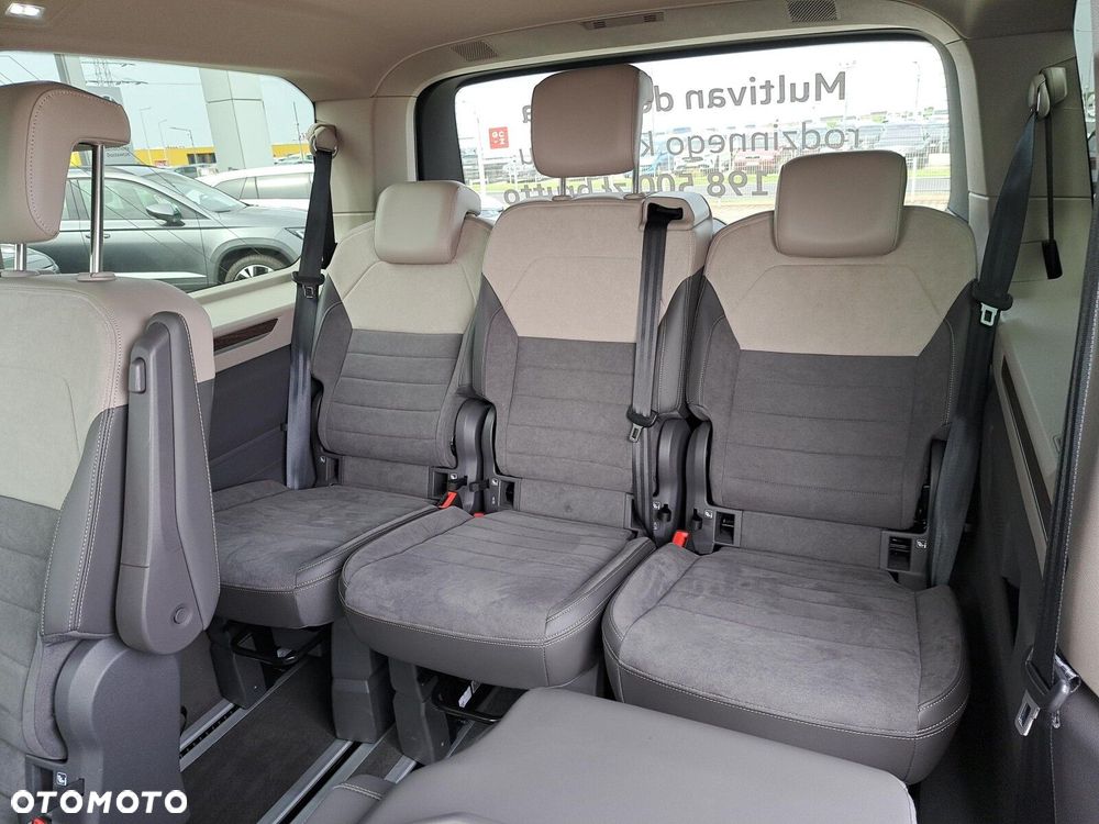 Volkswagen Multivan - 30