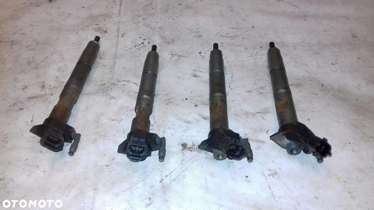 WTRYSKIWACZE 2367033050 TOYOTA YARIS 1.4 D4D - 2