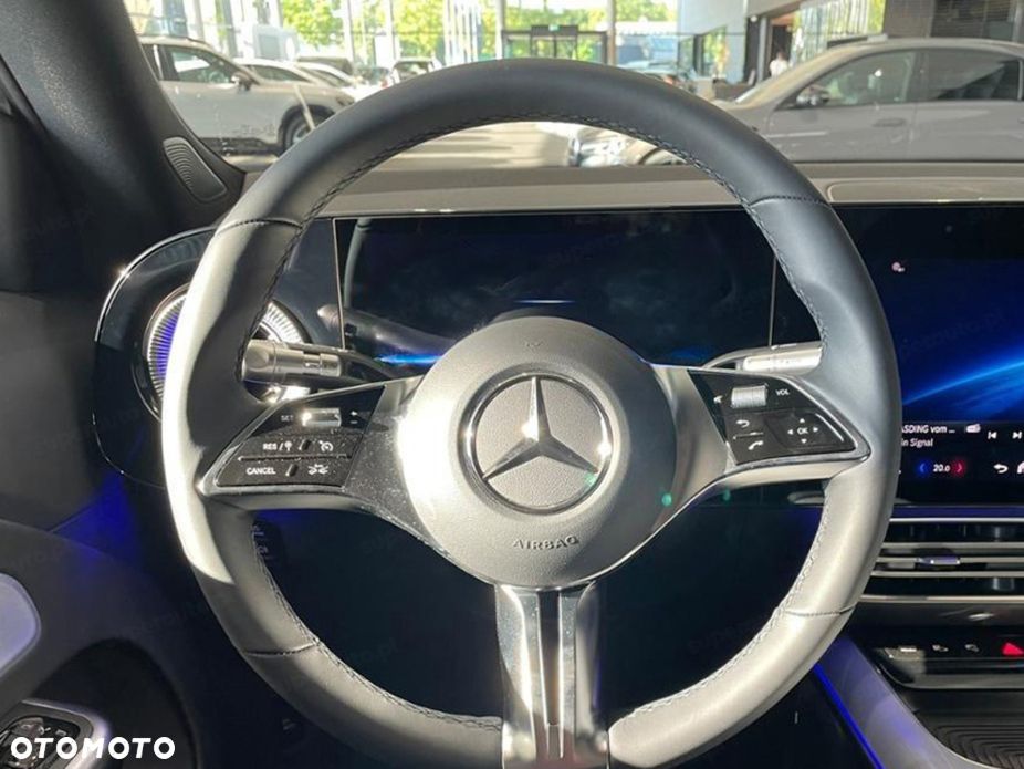 Mercedes-Benz GLB - 7