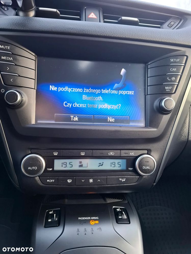 Toyota Avensis 1.8 Premium - 30