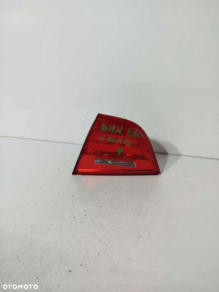LAMPA PRAWA TYLNA W KLAPĘ BMW 3 E90 LIFT 08-12 - 1