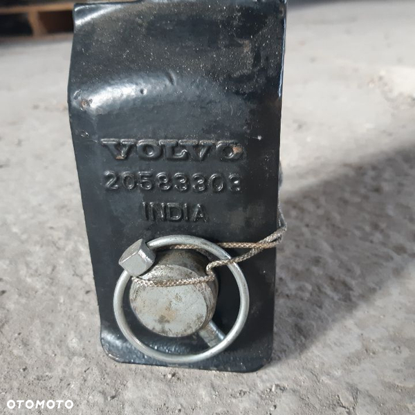 zaczep holowniczy ucho hak *oryginał * VOLVO FH13 FH12 FH4