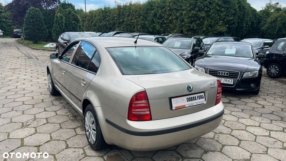 Skoda Superb 2.0 Comfort - 9