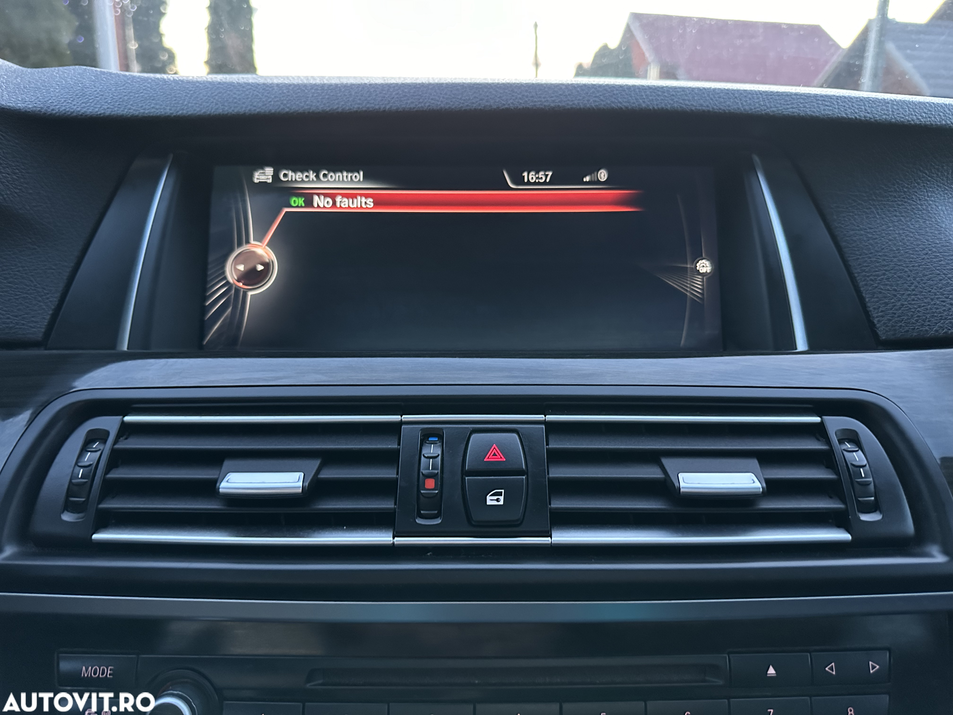BMW Seria 5 520d Touring Aut. Luxury Line - 28