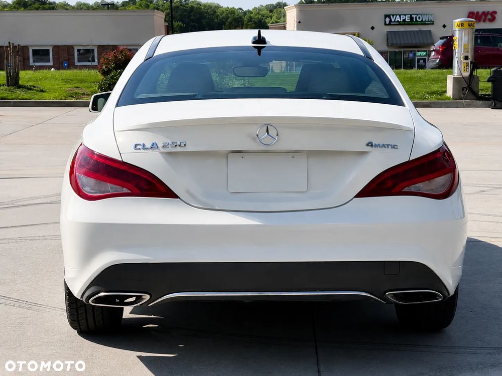 Mercedes-Benz CLA 250 4Matic 7G-DCT - 4