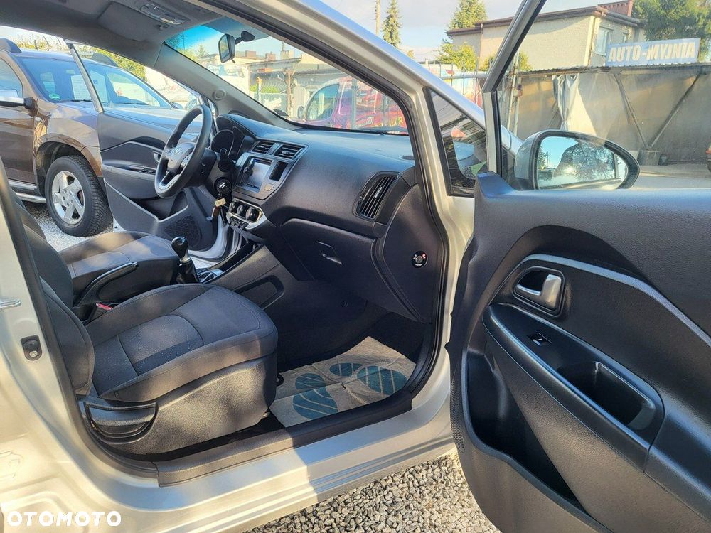 Kia Rio - 19