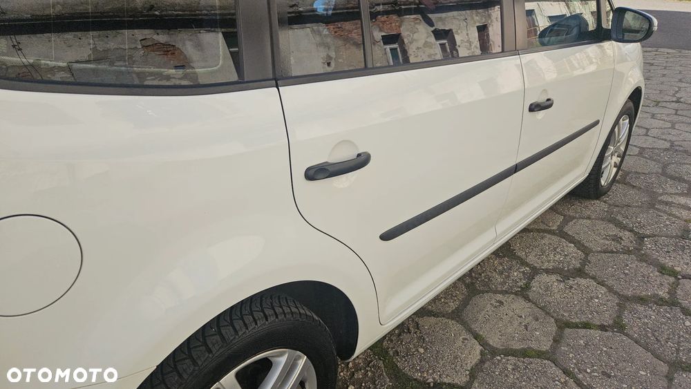 Volkswagen Touran 1.6 TDI DPF BlueMotion Technology Highline - 21