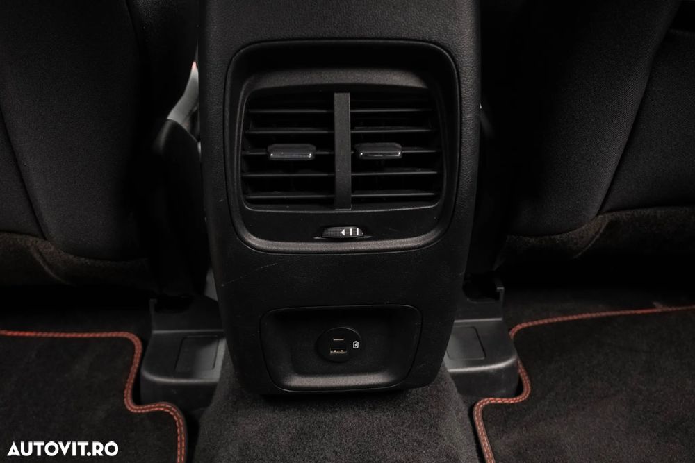 Ford Kuga 2.5 Duratec FHEV ST-LINE - 26