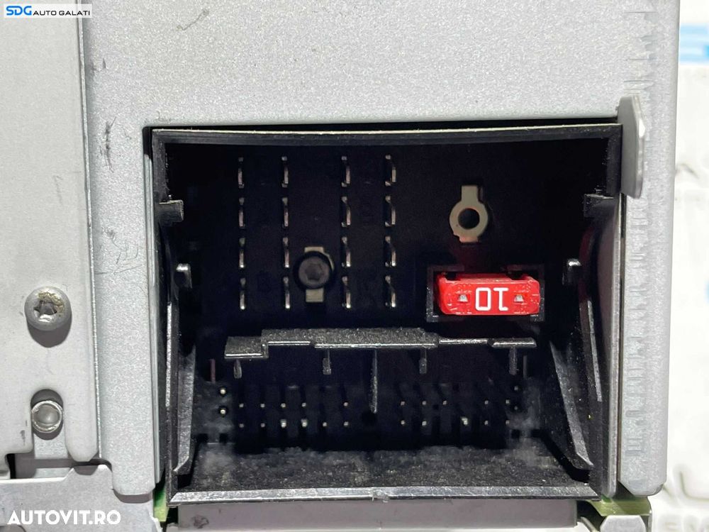 Unitate Radio CD Player RCD 310 Volkswagen Caddy 3 2003 - 2010 Cod 5P0035186B [L2937] - 2