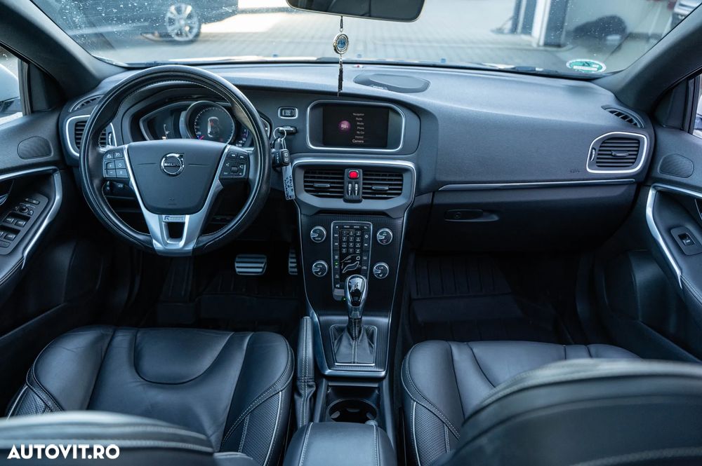 Volvo V40 T3 Geartronic RDesign - 12
