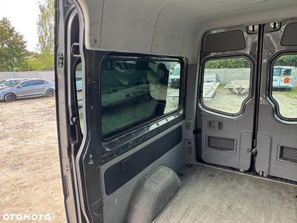 Mercedes-Benz Sprinter - 23