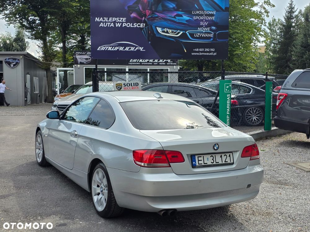 BMW Seria 3 325i - 7