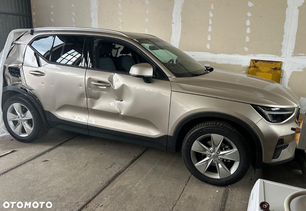 Volvo XC 40 T2 Plus Bright - 4