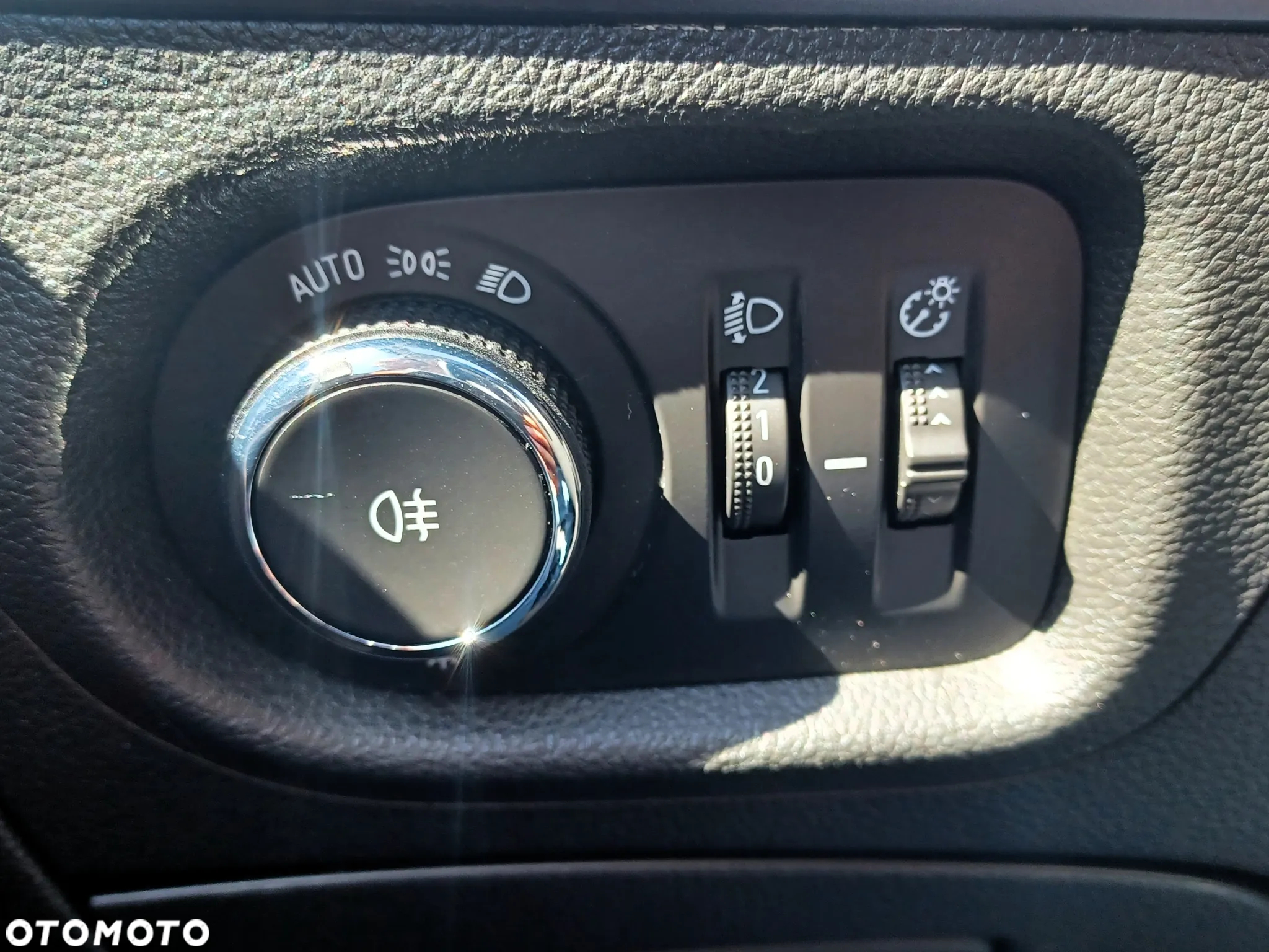 Opel Astra V 1.2 T Edition S&S - 21