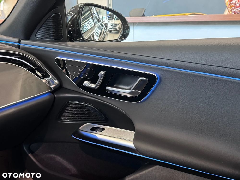 Mercedes-Benz Klasa E 200 mHEV 4-Matic AMG 9G-Tronic - 7