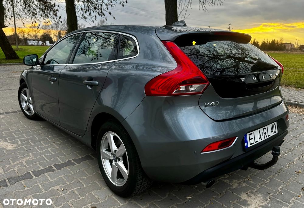 Volvo V40 D4 Momentum - 5