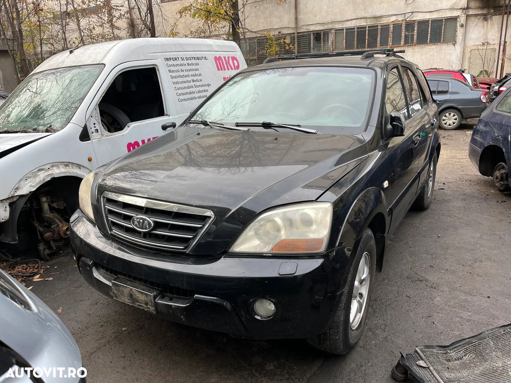 Dezmembrez Kia Sorento negru 2007 diesel automat - 8