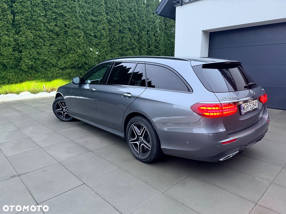 Mercedes-Benz Klasa E - 32