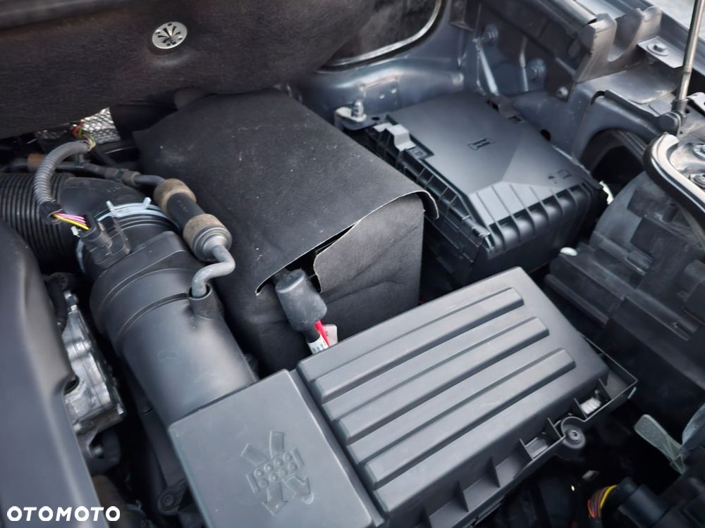 Volkswagen Touran 2.0 TDI DPF Highline - 37