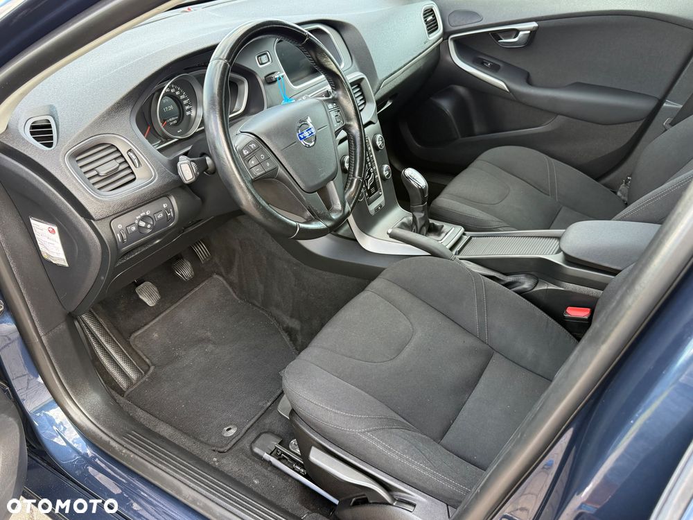 Volvo V40 - 23
