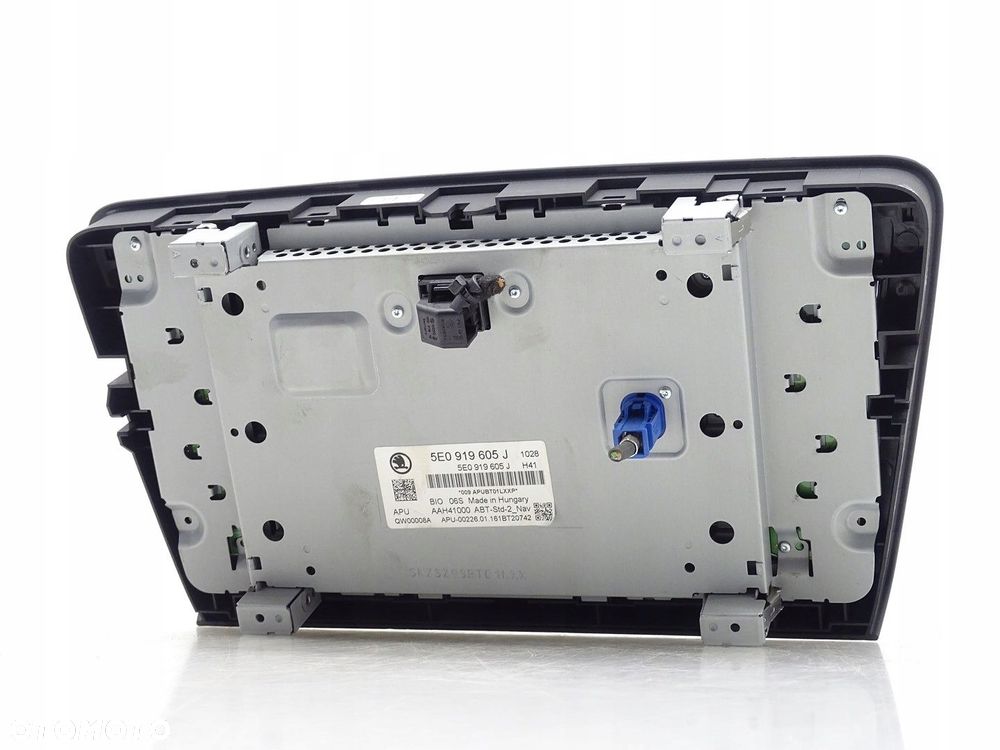 EKRAN WYŚWIETLACZ MONITOR LCD MMI NAVI RADIA SKODA OCTAVIA III 5E0919605J - 2