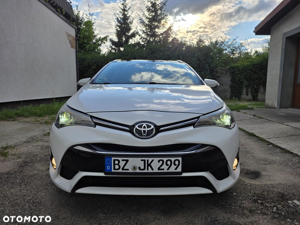 Toyota Avensis - 34