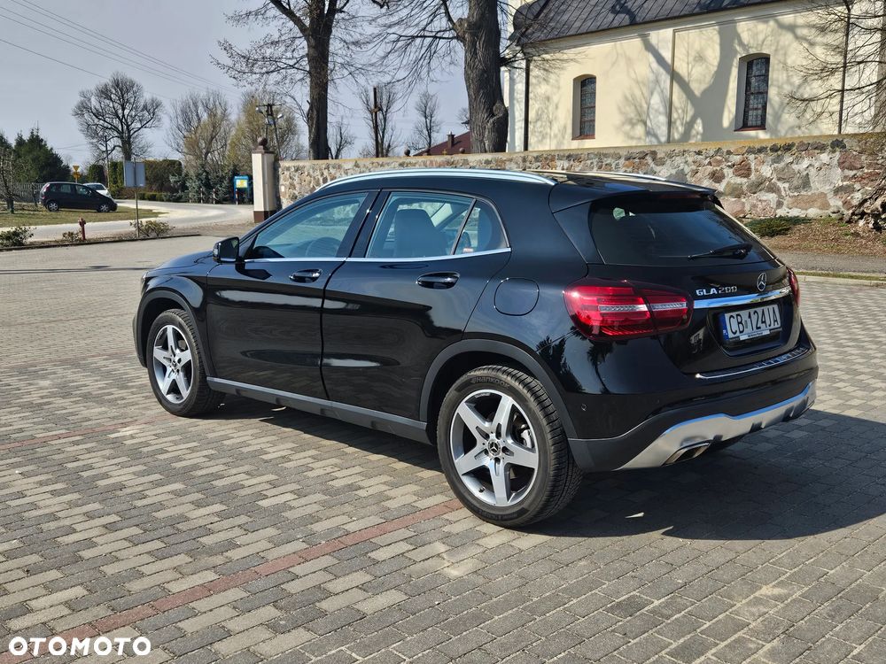 Mercedes-Benz GLA 200 7G-DCT AMG Line - 6